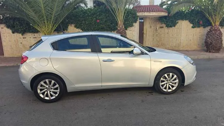 Alfa romeo giulietta - الرباط (3)