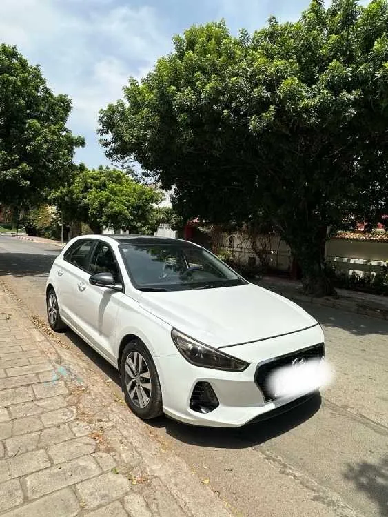 Voiture hyundai i30 á vendre - الدار البيضاء (3)