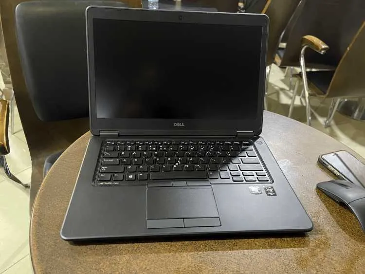 Dell latitude e7450 i5 gen5 - الرباط