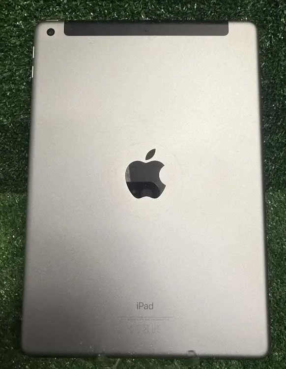 Ipad 6th gen 128gb wi-fi + 4g space grey - الرباط (2)