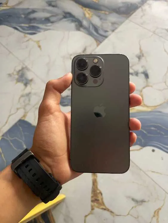 13pro 256gb - مديونة