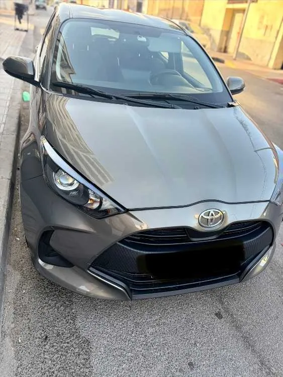 Toyota yaris 16000 km quasi neuve - الدار البيضاء (2)