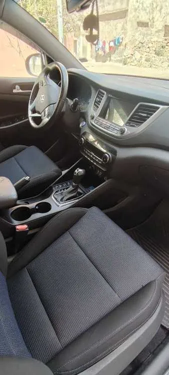 Hyundai tucson - أسفي (2)