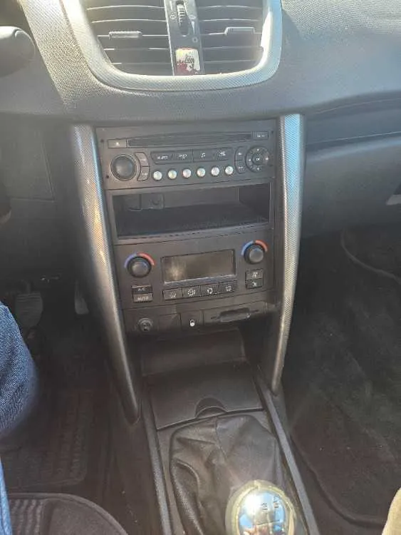 Peugeot 207 - الدار البيضاء (3)