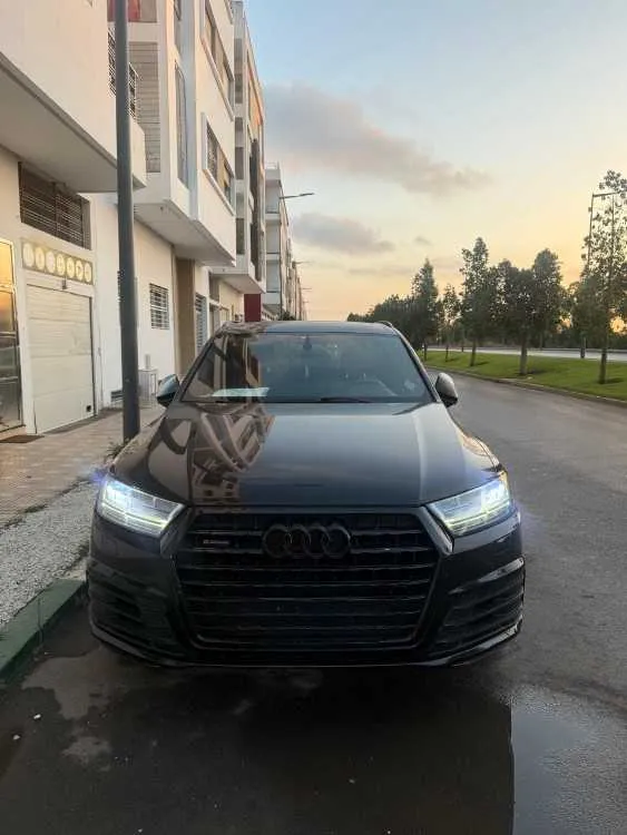 S line audi q7 black 7 places - تمارة