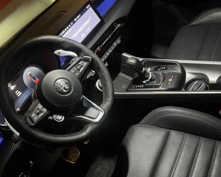 Alpha romeo veloce - مراكش