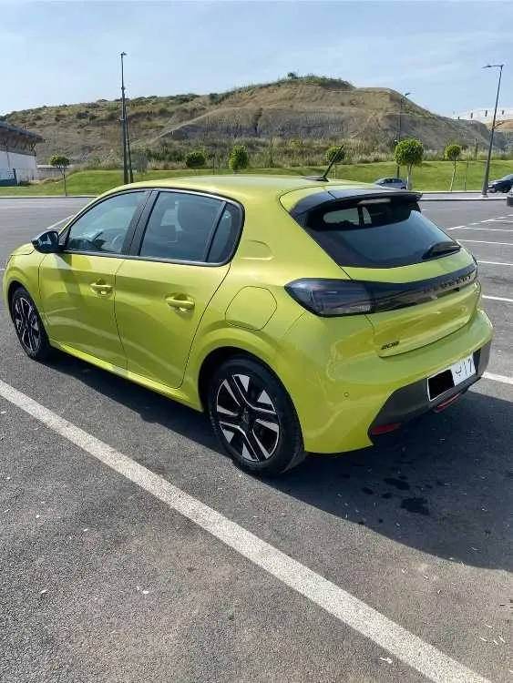 Peugeot 208 diesel manuelle 2024 – tanger - طنجة