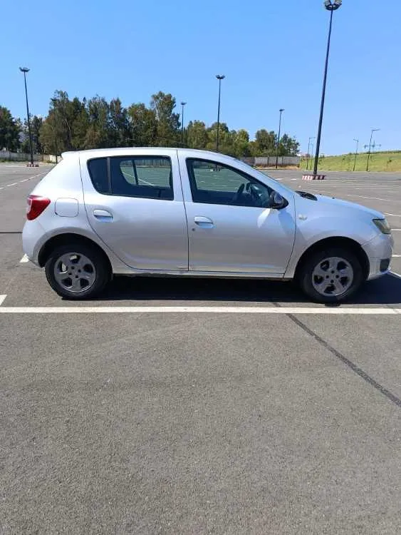 Dacia sandero - طنجة (3)