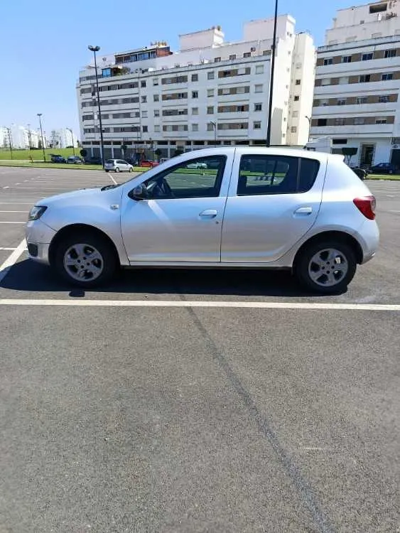 Dacia sandero - طنجة