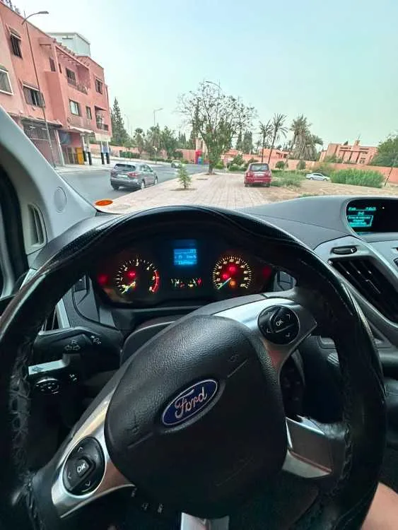 Ford torneo tourisme 8 places - مراكش (2)