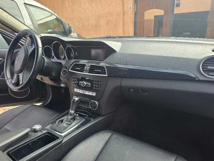 Mercedes c220 - مراكش