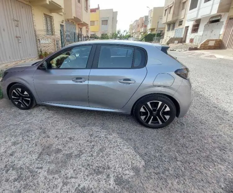 Peugeot  208 active pack - الدار البيضاء (2)