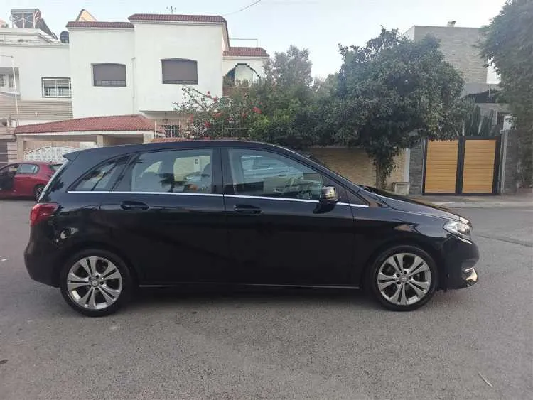 Mercedes b180 - الرباط (3)