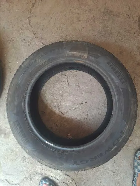 2 pneus pirelli 235/55 r18 en bon état / 2 رواد بي - الدار البيضاء (3)