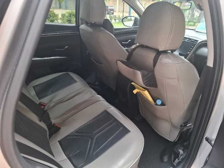 Hyundai voiture a vendre - أزرو (2)