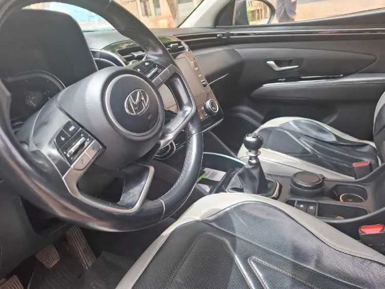 Hyundai voiture a vendre - أزرو (3)