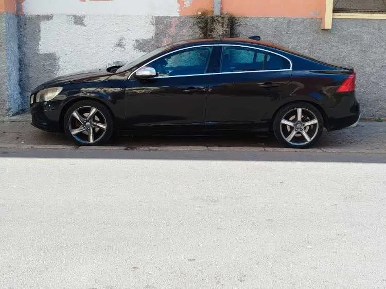 Volvo s60 d4 r design automatique 2012 - الجديدة (2)