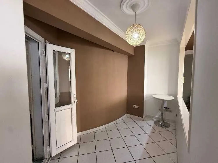 Bureau  de 83 m² À vendre - طنجة (3)