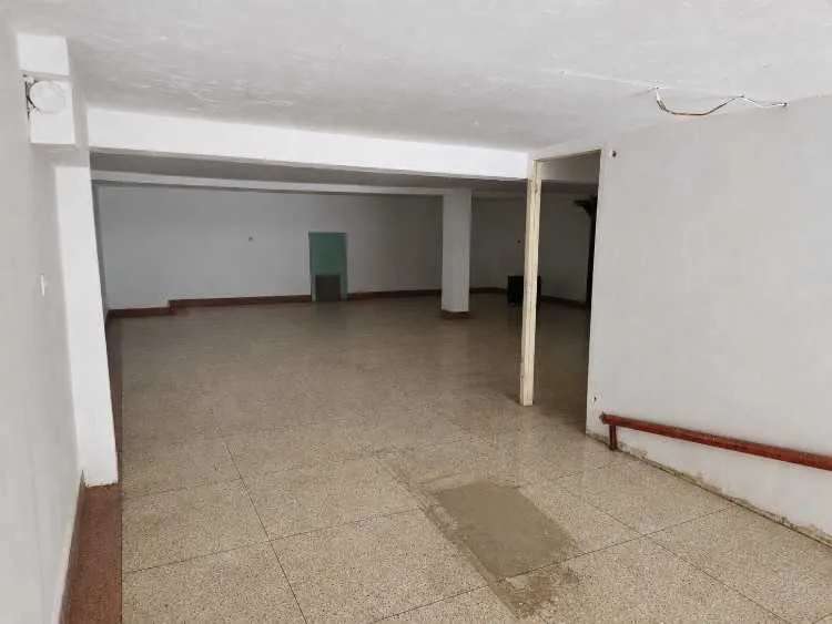 Garage / local commercial à vendre à tanger 220 m² - طنجة (2)