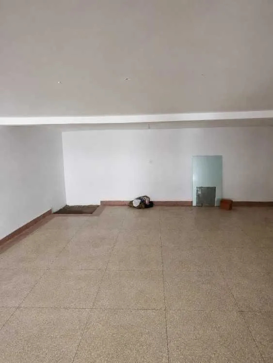 Garage / local commercial à vendre à tanger 220 m² - طنجة (3)