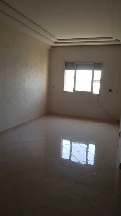 Appartement lumineux à vendre à aïn sebaâ - الدار البيضاء