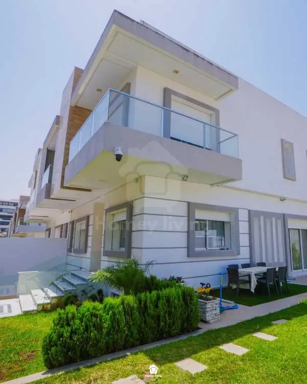 Villa luxueuse meublée à vendre - طنجة