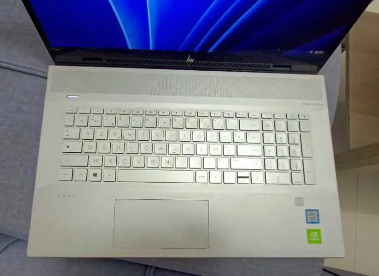 Pc portable hp envy 17 - أسفي (2)