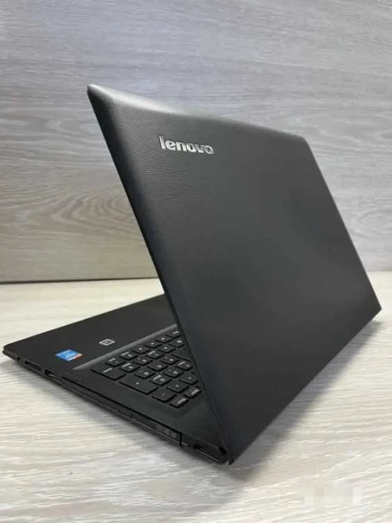Lenovo i7 ram 8 disc 512 ssd écran 15 - الدار البيضاء