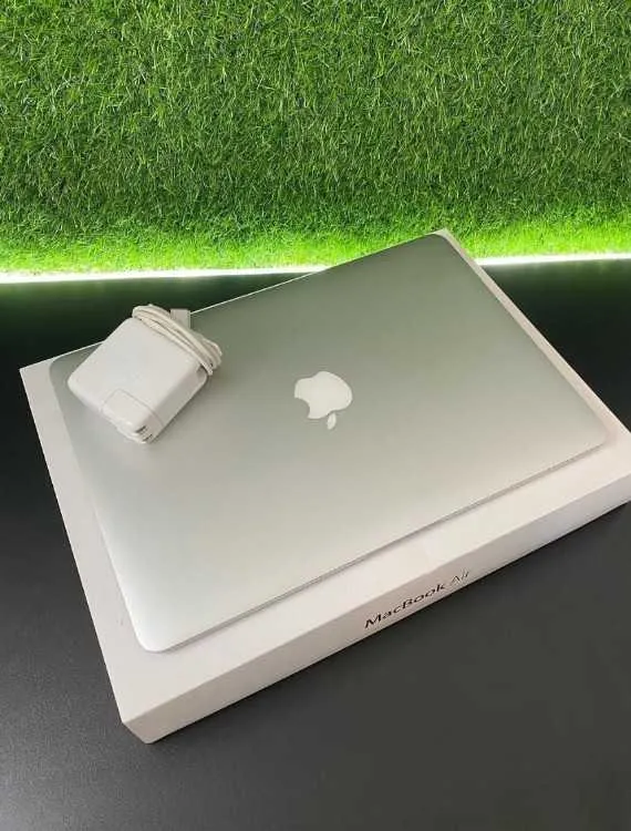 Macbook 2017 i5 slime air ram 8 disc ssd - الدار البيضاء