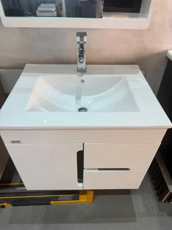 Meuble salle de bain en pvc avec placard et éclair - الدار البيضاء