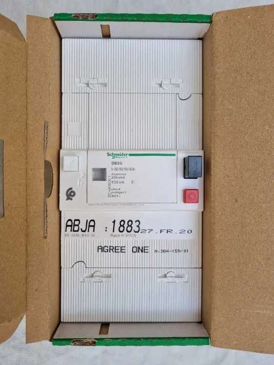 Disjoncteur schneider diff. 4 fils 30 à 60a 500 ma - الدار البيضاء