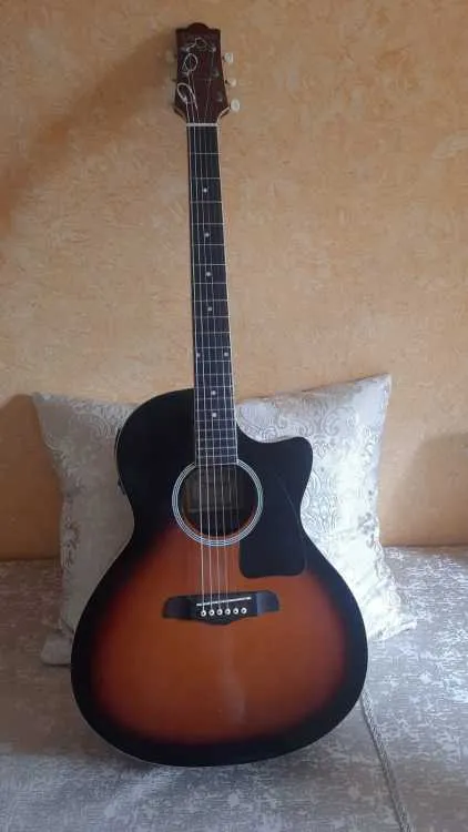 Guitare folk electro-acoustique - الدار البيضاء