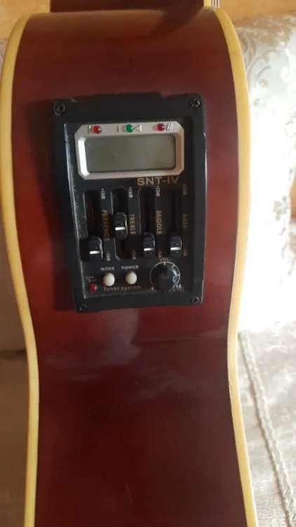 Guitare folk electro-acoustique - الدار البيضاء (2)