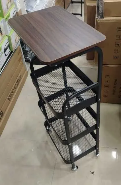 Un chariot avec table - أكادير