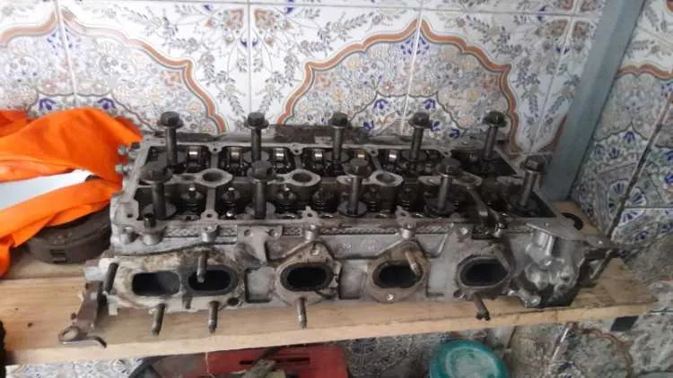 Piece pour moteur 2l custom ford - الدار البيضاء (3)