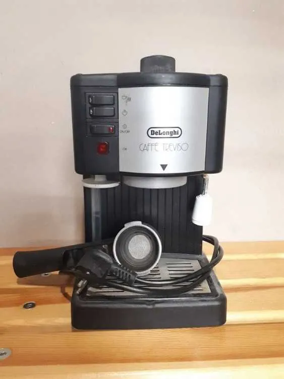 Je vends une cafetière espresso delonghi caffé - بوسكورة