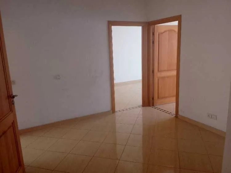 Location de bureau à des hôpitaux 110m2 - الدار البيضاء (2)