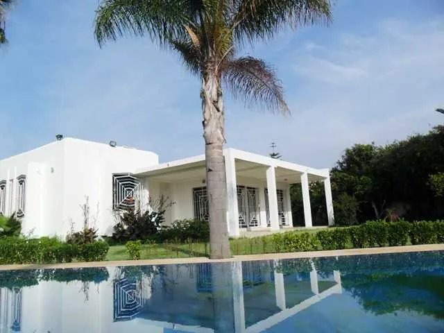 Villa d’architecture moderne neuve à souissi - الرباط