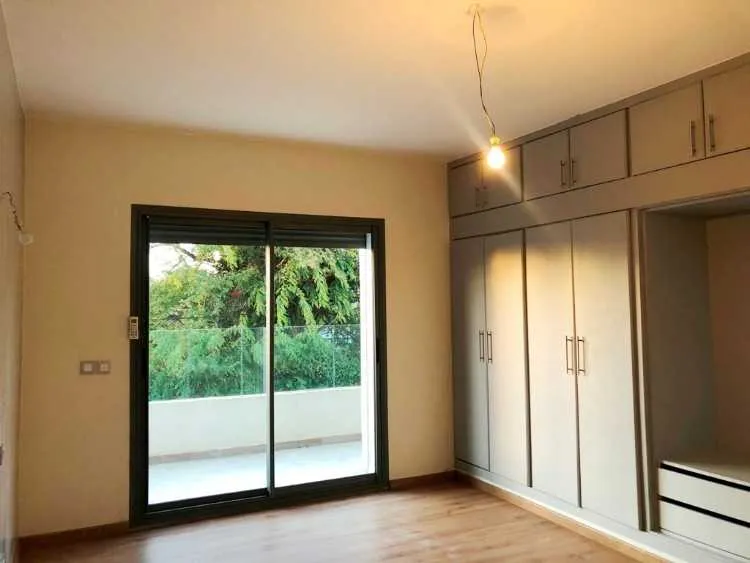 Location villa neuve moderne bien située à souissi - الرباط (2)