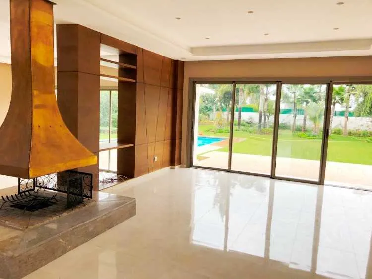 Villa neuve avec piscine à louer à souissi - الرباط (2)