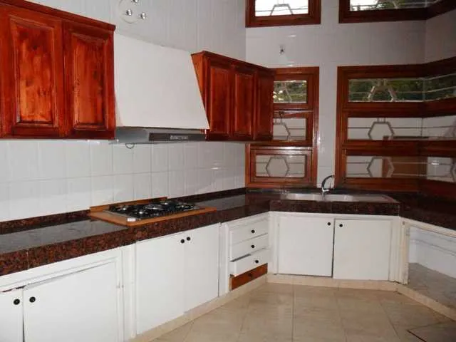 Villa à louer à souissi - الرباط (3)