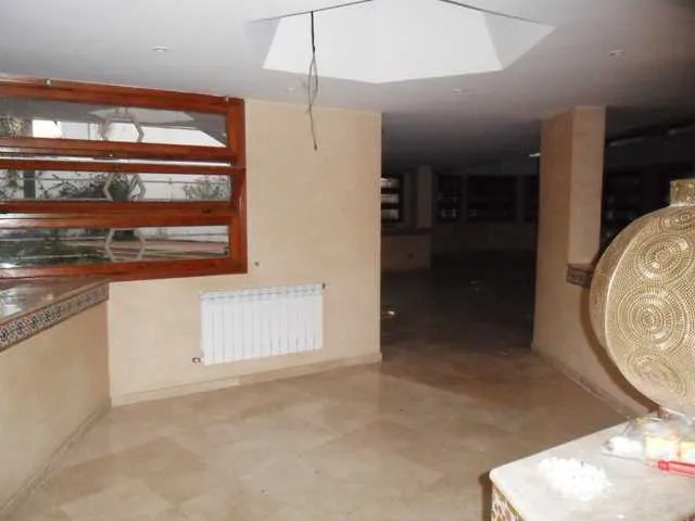 Villa à louer à souissi - الرباط (2)