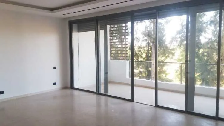 Appartement avec  terrasse à louer  aux orangeraie - الرباط
