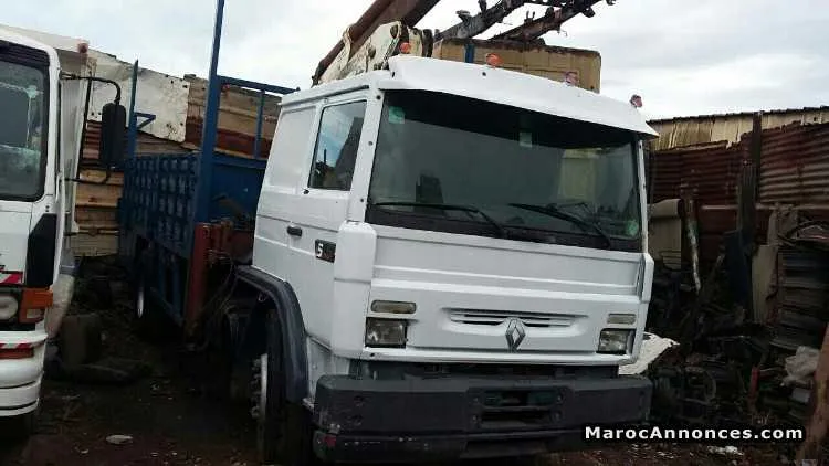 Renault avec grue - الدار البيضاء