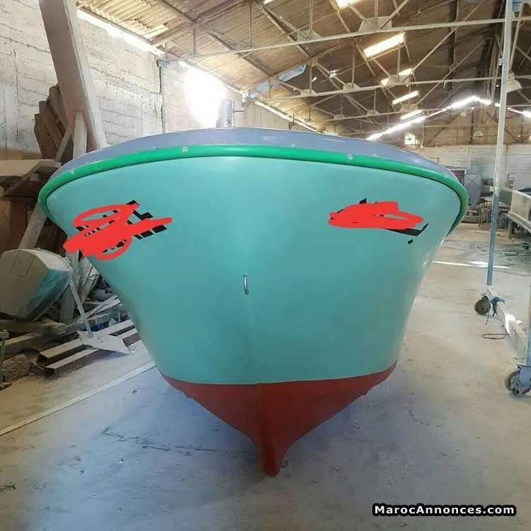 Barque de peche artisanale en polyster - الدار البيضاء