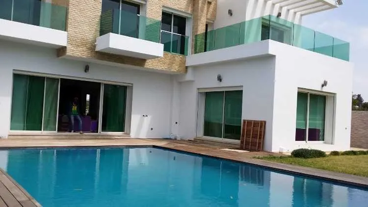 Villa neuve style moderne à vendre - الرباط