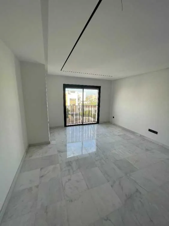 Grand studio de 66 m² – neuf – dernier Étage – oas - الدار البيضاء