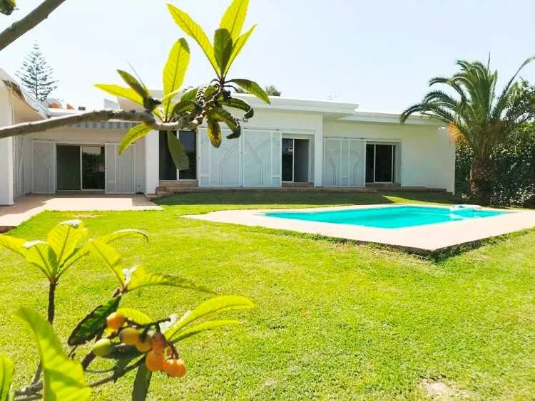 Villa avec chauffage central et piscine à souissi - الرباط