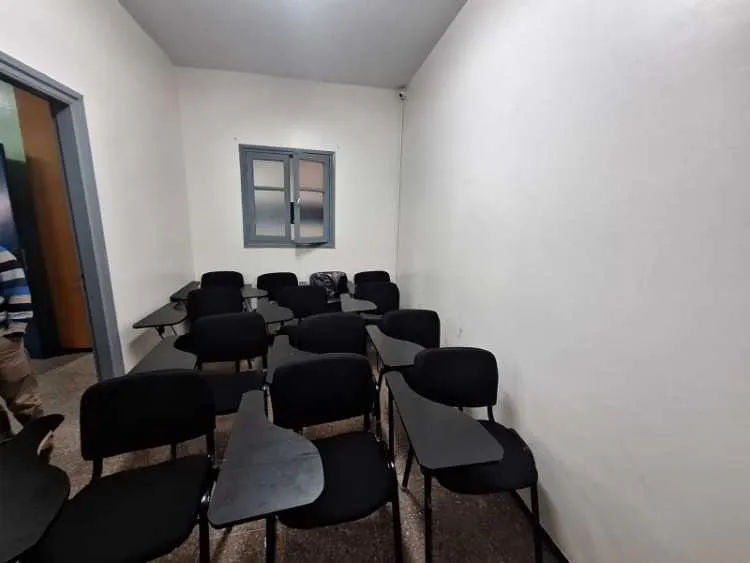 Bureau non equipe 1 etg bernoussi - الدار البيضاء