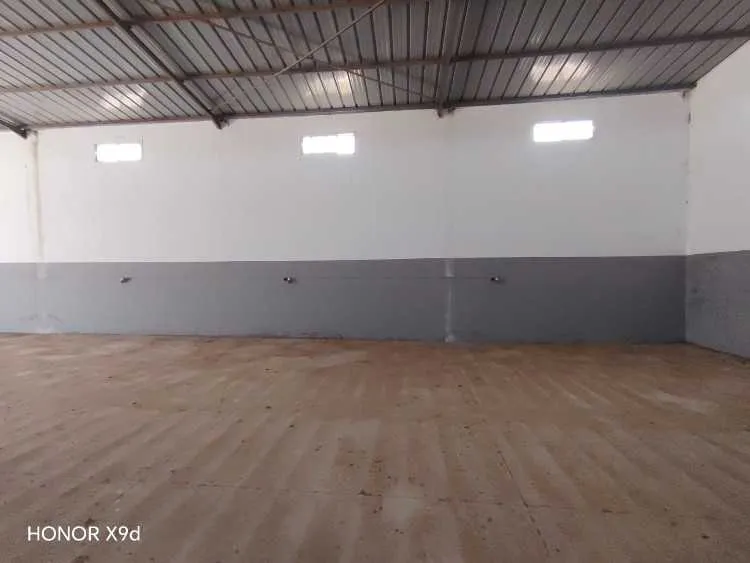 Hangar sur le bd entre mediuna et garra - الدار البيضاء (3)